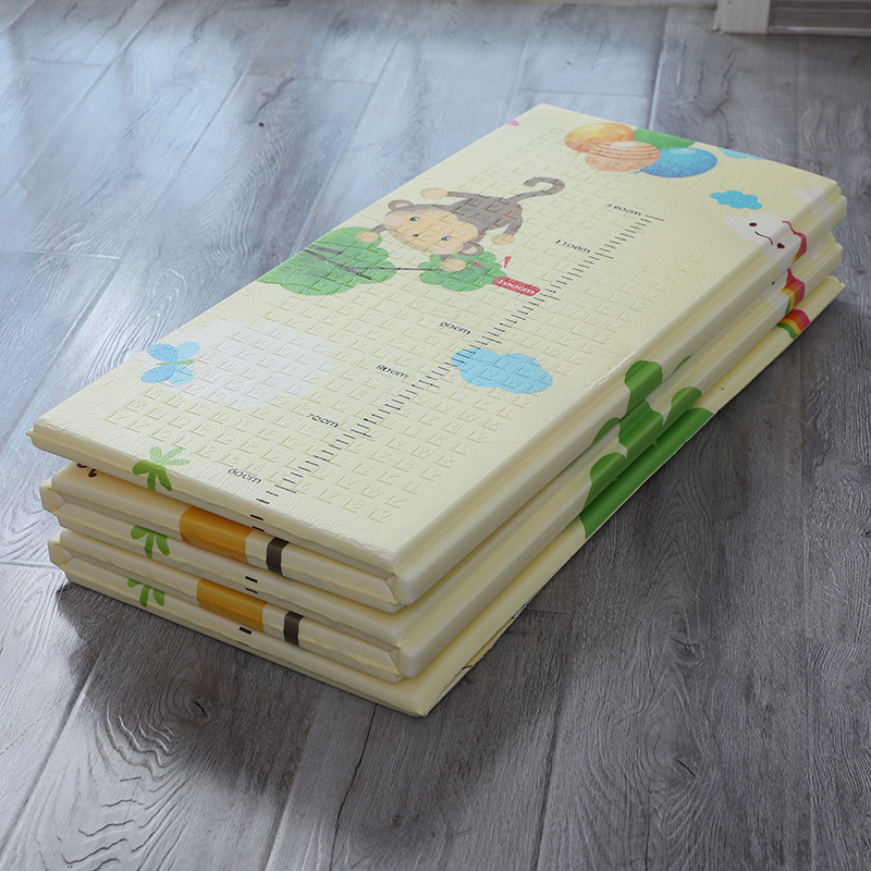 Tapete de juego XPE versus tapete de PVC: ¿Cuál es más seguro para los bebés?